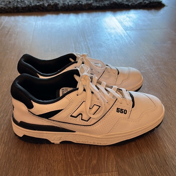 NEW New Balance 550 Black and White - Picture 4 of 7